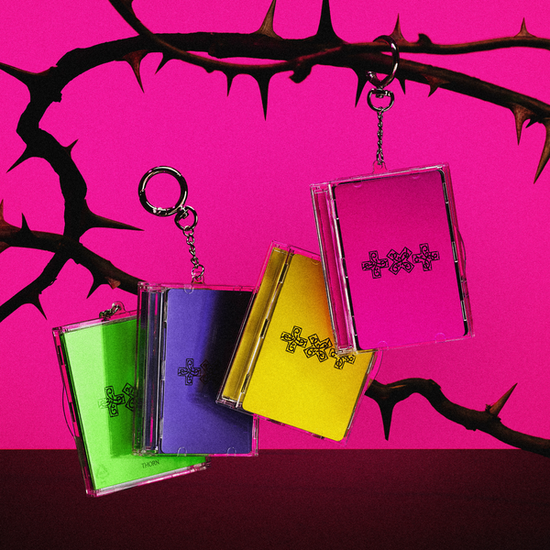 TxT (TOMORROW X TOGETHER)
- 7TH YEAR: A Moment of Stillness in the Thorns (PHOTOCARD CASE ver.)